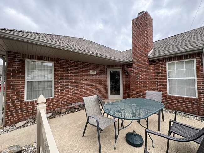 Building Photo - 229 Steeplechase Cir