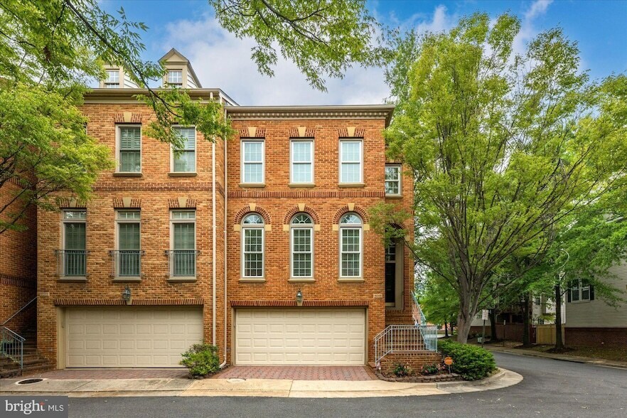 Foto principal - 5015 Waple Ln