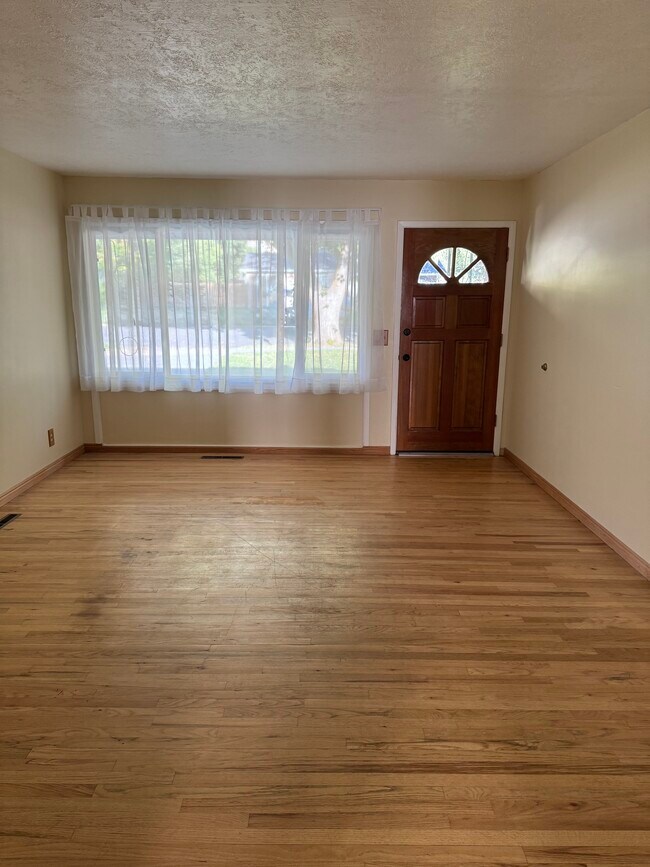 Foto del edificio - 605 Van Buren Ave