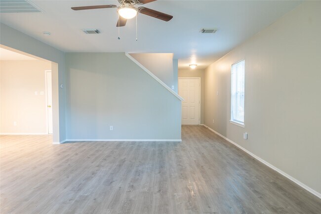 Building Photo - 10223 Revelstoke Dr