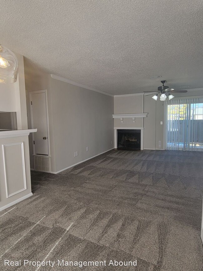 Foto del edificio - 2 br, 2 bath House - 6724 S Lewis # 1304