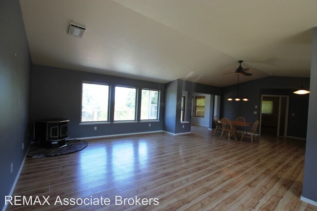 Building Photo - 2776 Utopian Way