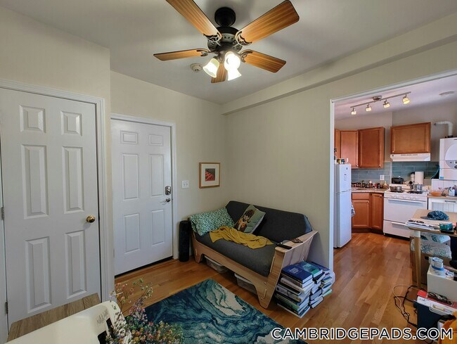 Foto del edificio - 1056 Cambridge St