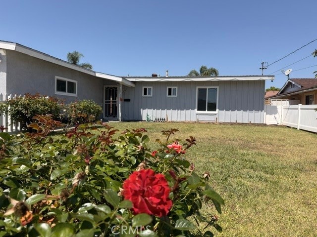 Building Photo - 2415 Los Padres Dr