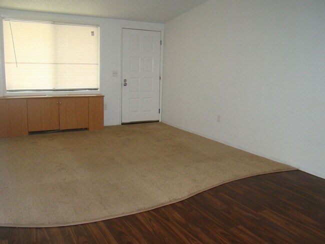 Foto del edificio - Up to 2-Months Free + Waived Utility Conne...