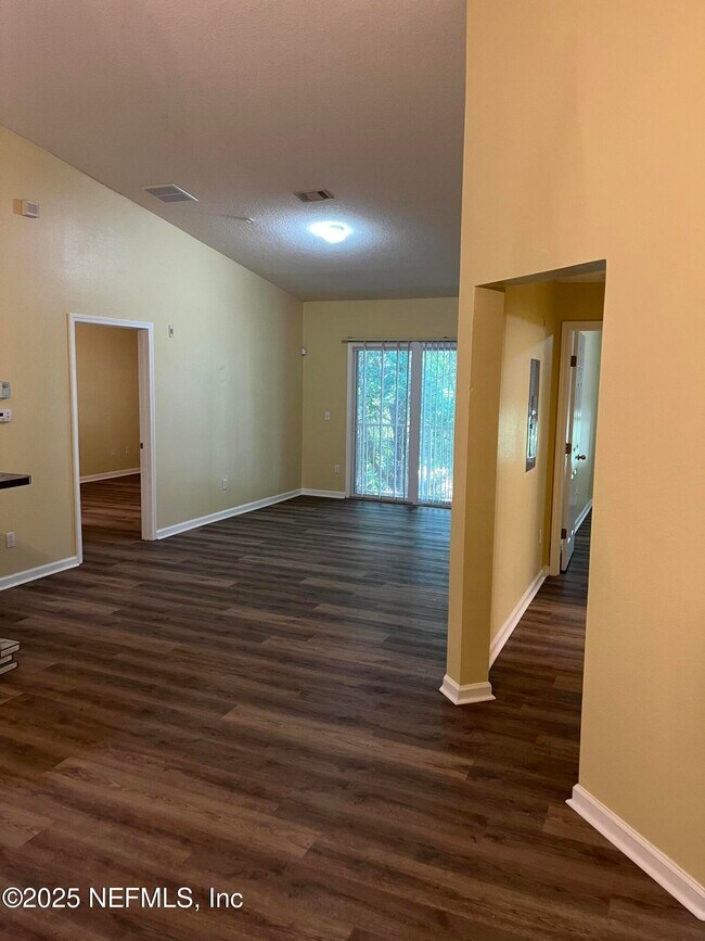 Foto del edificio - 3670 Kirkpatrick Cir