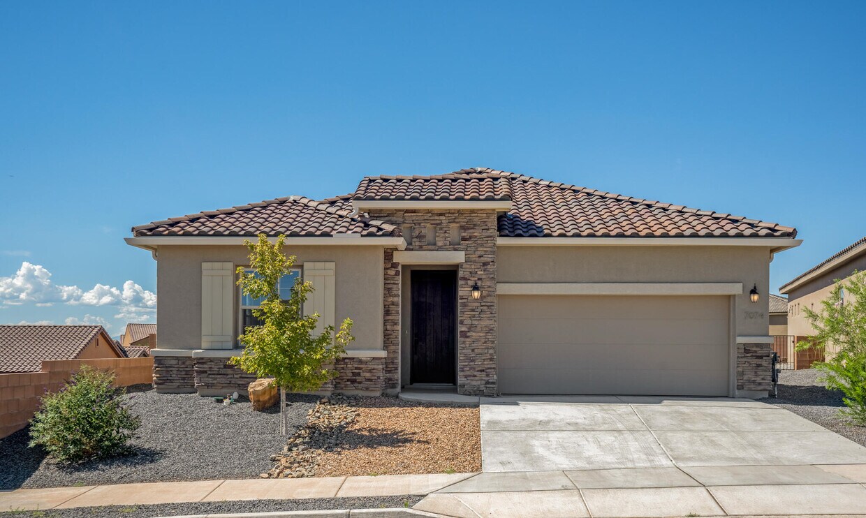 Primary Photo - 7074 Crystal Dr NE