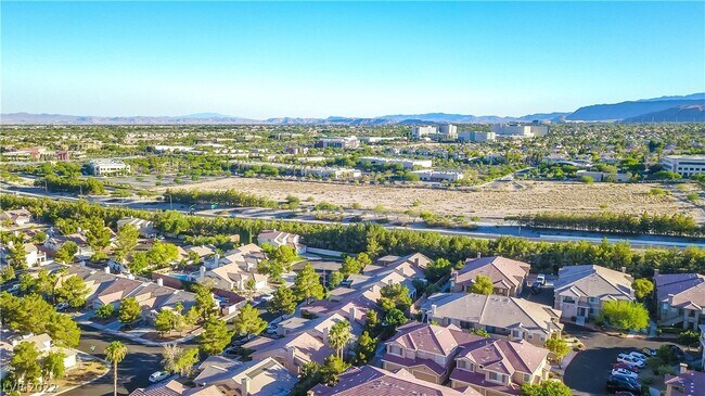 Foto del edificio - 9901 Trailwood Dr