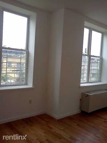 Building Photo - 131 Stanhope St