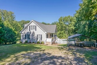 Building Photo - 219 E River Bend Dr
