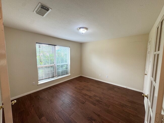 Building Photo - 2601 Easton Springs Ct