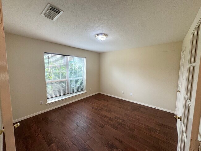 Foto del edificio - 2601 Easton Springs Ct