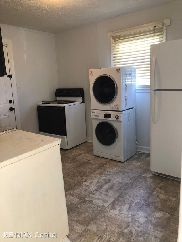 Building Photo - 2 br, 1 bath House - 139 HOWARD DRIVE UNIT C