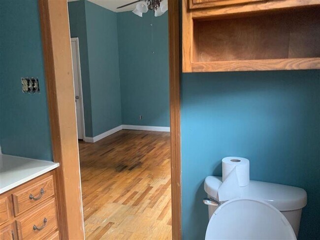 Building Photo - 3 br, 2 bath House - 445 Elm St (M-011)