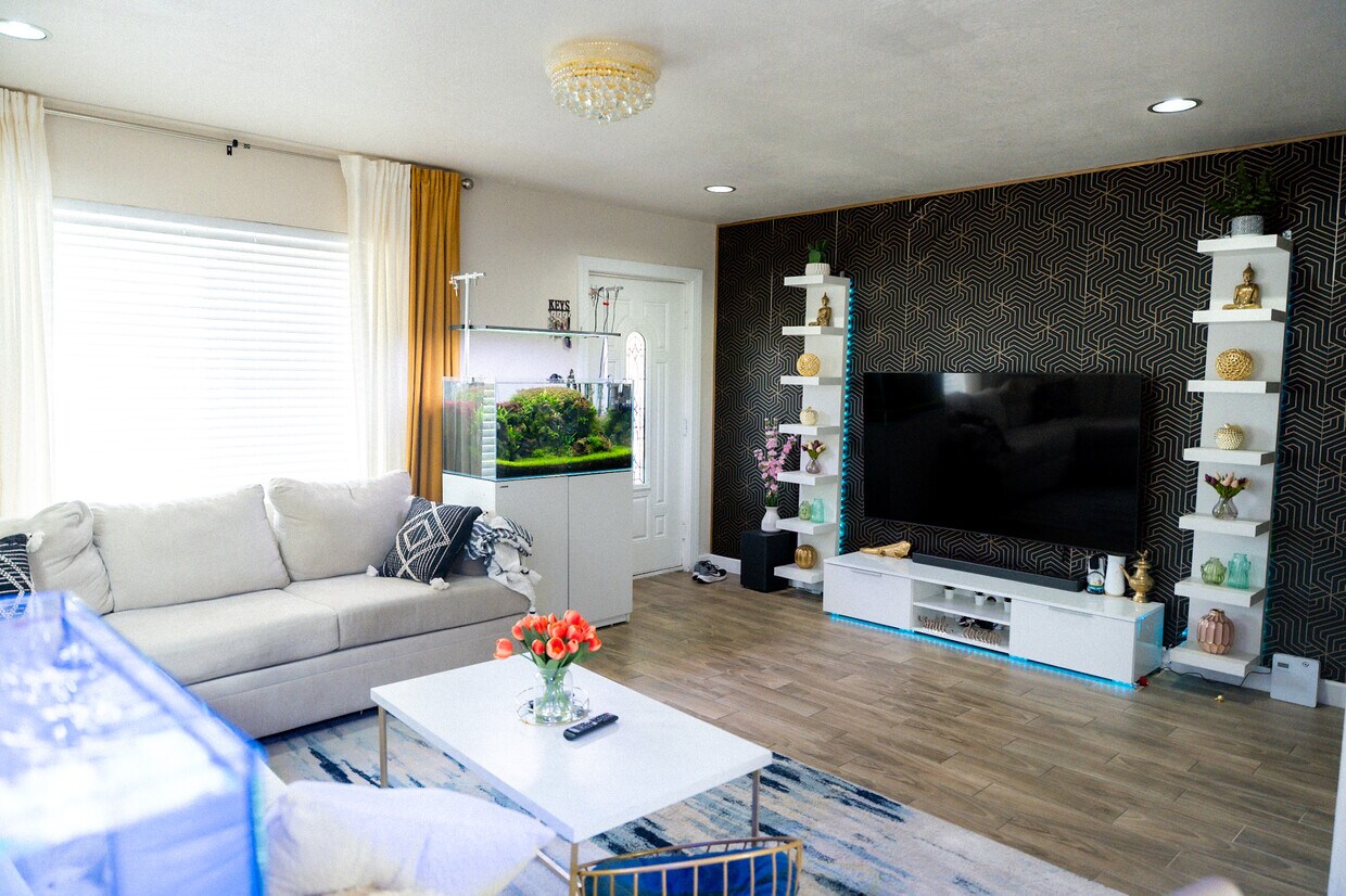 Foto del edificio - 1735 W Indianola Ave