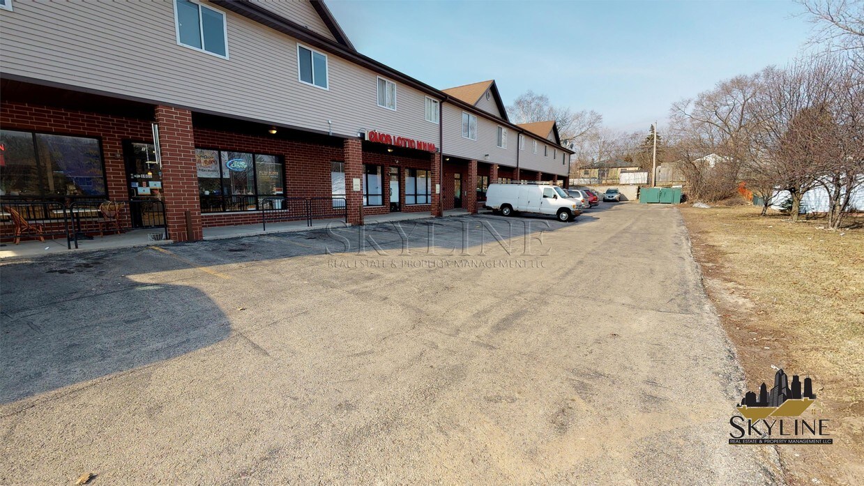 Primary Photo - 1016 N Sheridan Rd