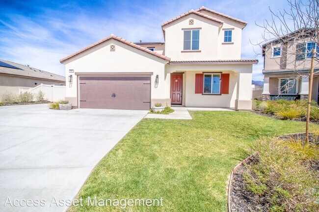 Building Photo - 5 br, 3 bath House - 1068 Poinsettia Circle