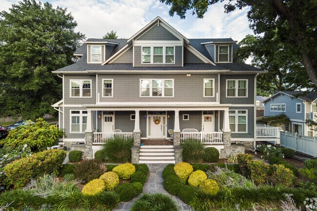 Building Photo - 1400 Mt Vernon Ave
