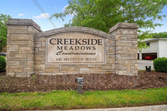 Foto del edificio - 810 Bellevue Rd