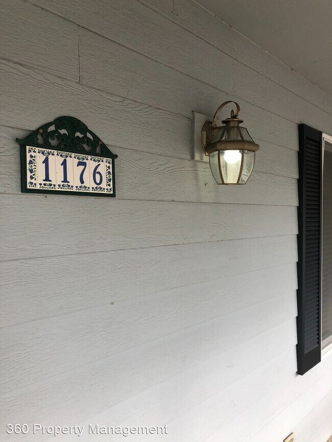Foto del edificio - 3 br, 3 bath House - 1176 SW 6th Avenue