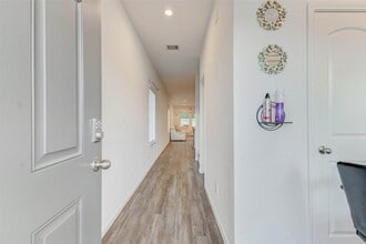 Building Photo - 5122 Sequoia Hts Ln