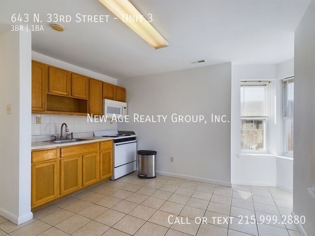 Building Photo - 643 N 33rd St