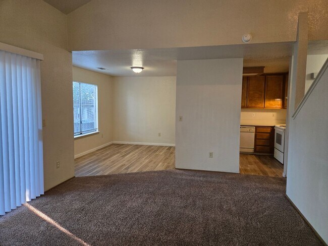 Building Photo - 1923 Glen Ridge Dr