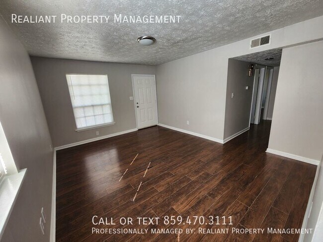 Building Photo - 364 E Tiverton Way