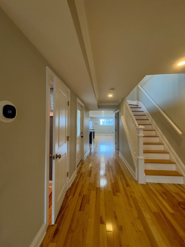 Building Photo - Charming 3 Bedroom/2.5 Bathroom Duplex in Hampden!