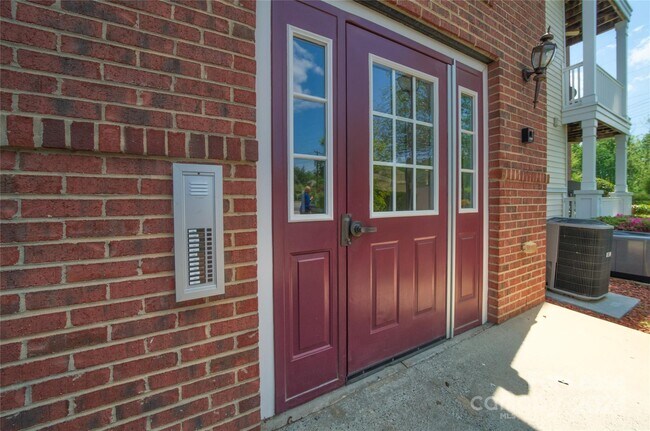 Building Photo - 327 Westbend Dr