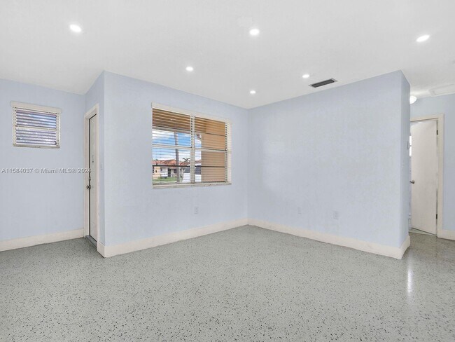 Building Photo - 8770 SW 27th St