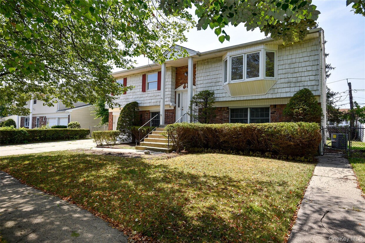 Foto principal - 65 Bluebird Ln
