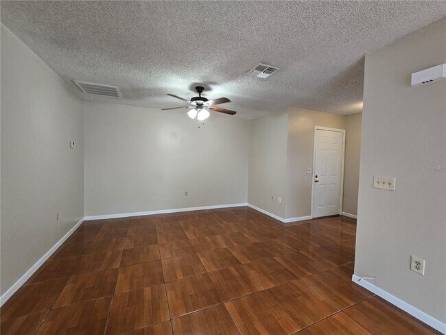 Foto del edificio - 308 W Crescent Dr