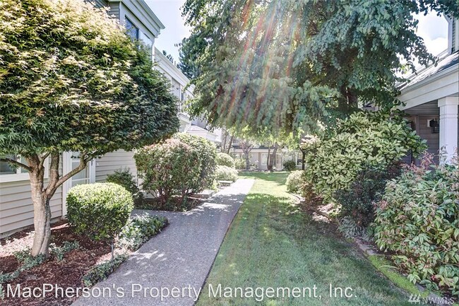Building Photo - 3 br, 2.5 bath House - 5506 S. 237th Pl. #4-4