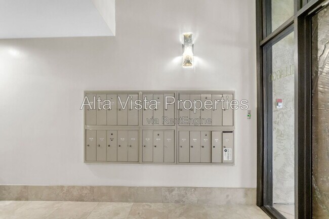 Foto del edificio - 7635 Eads Ave