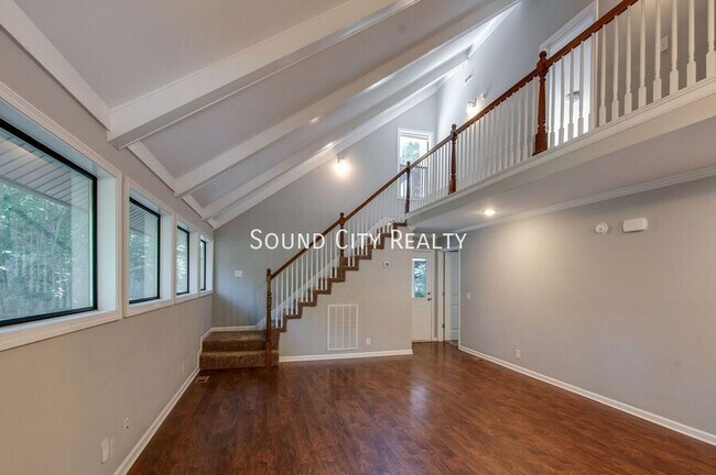 Building Photo - 625 Mercer Dr