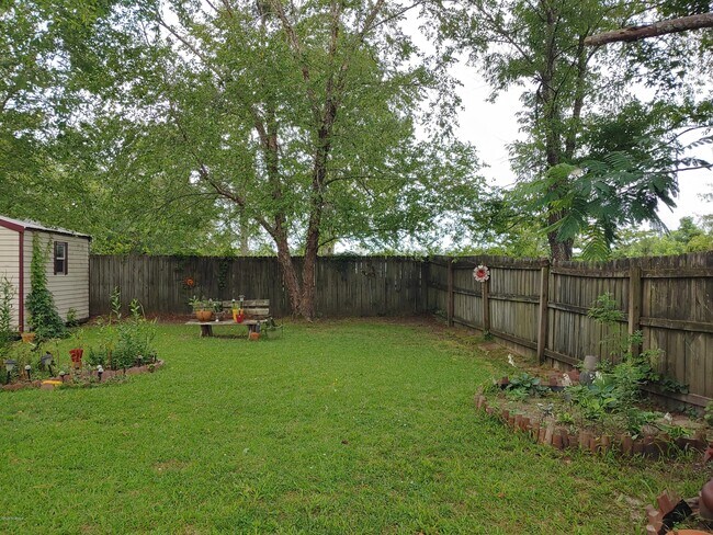 Building Photo - 303 Carlisle Ct