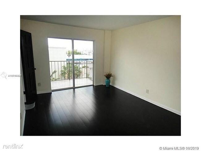 Building Photo - 2 br, 1.5 bath  - 899 West Ave