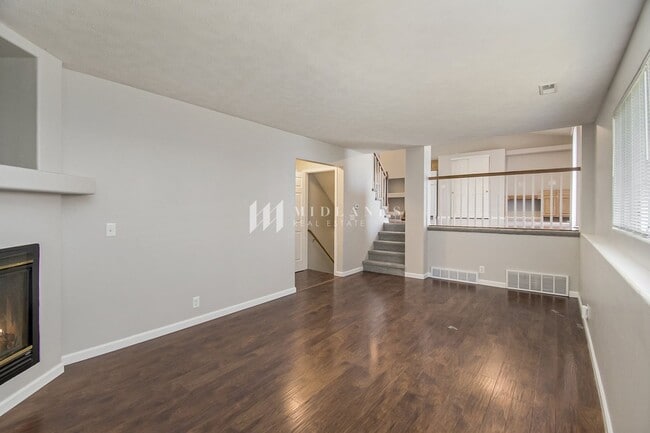 Foto del edificio - Multi-Level Elkhorn Home
