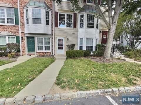 Primary Photo - 803 Sassafras Ct