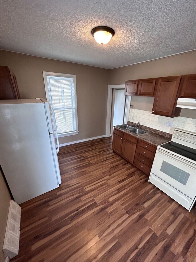 90 E Mark St Unit 2, Sparta, MI 49345 Room for Rent in Sparta, MI