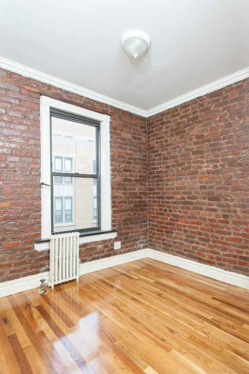 Building Photo - 410 E 13th St