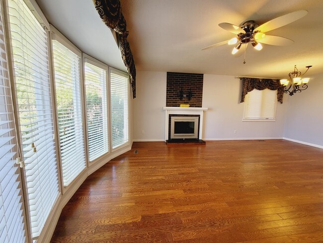 Photo du bâtiment - 12203-12149 149 Ave NW