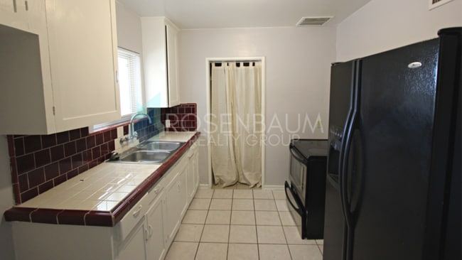 Building Photo - Beautiful 2 bedroom 1 bath apartment home ...