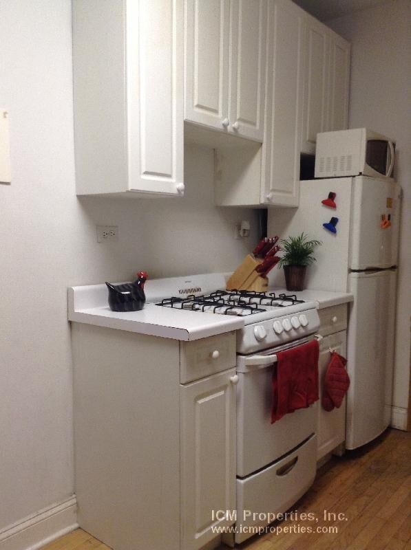 Foto del edificio - 2239 N Bissell St