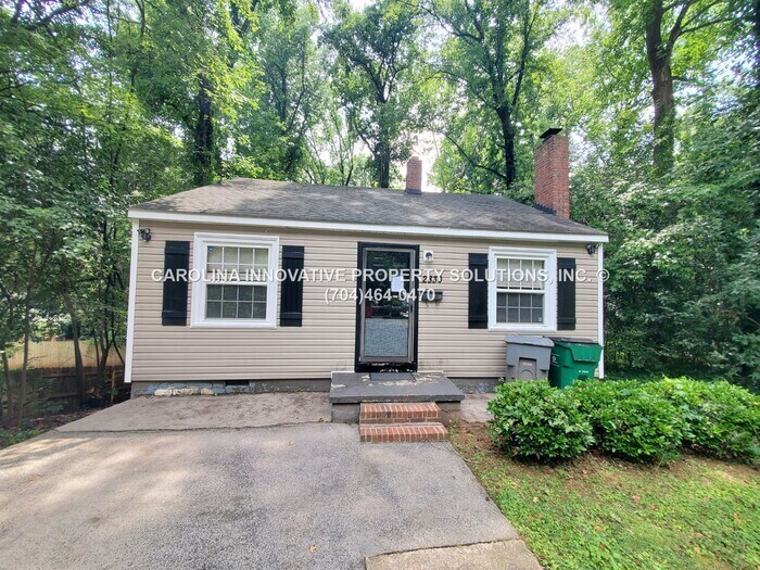 Primary Photo - 2830 Phillips Ave