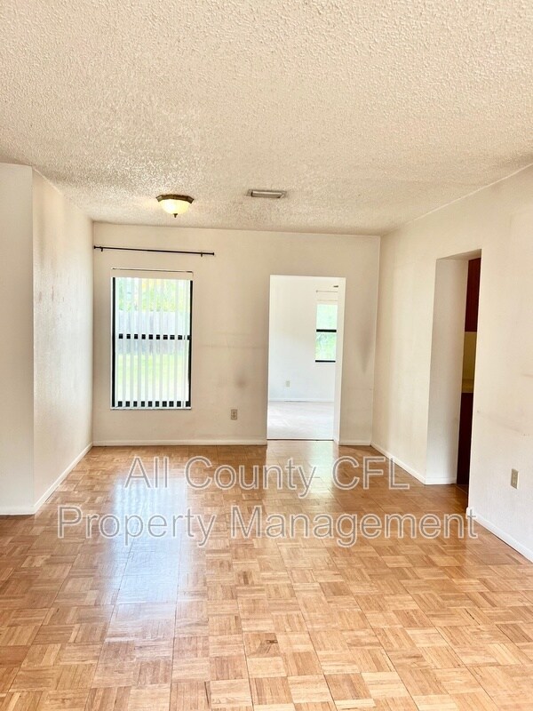 Foto del edificio - 718 Buckminster Cir