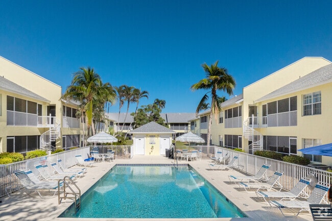 Heated Pool - Cabana Club South