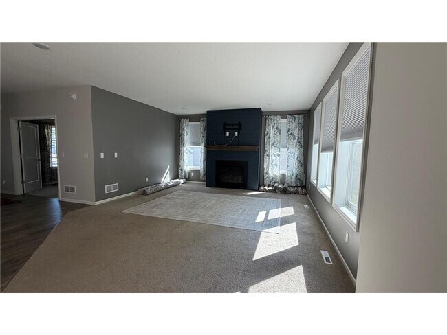 Foto del edificio - 5590 Upper 179th St W