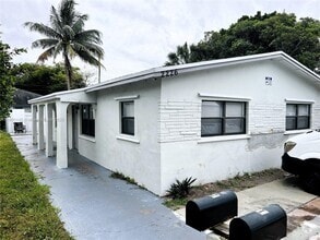 Building Photo - 2226 Cody St